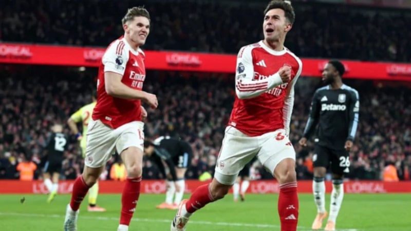 Premier Lig lideri Arsenal, 2025'i galibiyetle kapadı