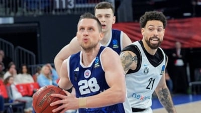 Bahçeşehir Koleji, Veolia Towers'a fark attı