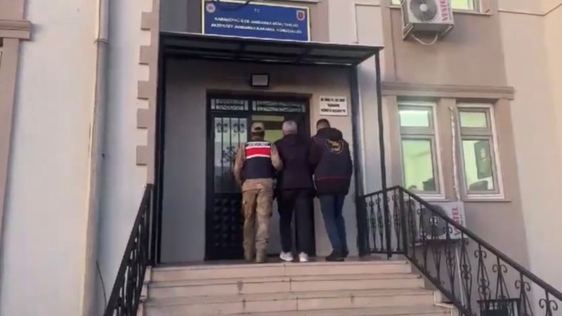 Şanlıurfa'da hırsız, otomobilin camındaki yazı sayesinde yakalandı