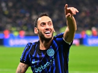 Inter, Hakan Çalhanoğlu ile sözleşme uzatmak istiyor