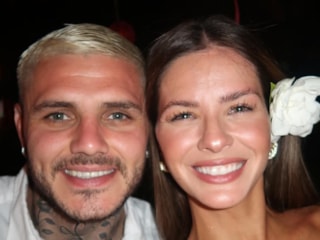 Mauro Icardi'nin kar sevinci! Sevgilisiyle kendini bahçeye attı