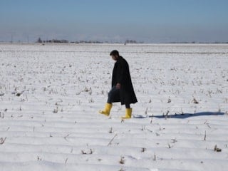 Şanlıurfa'da etkili olan kar yağışı çiftçiyi sevindirdi
