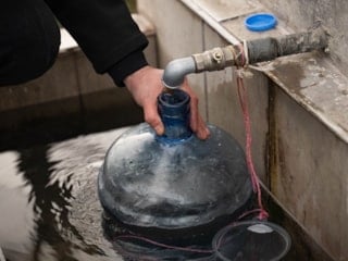 Ankara’da su kesintisi vatandaşları çeşmelere yöneltti