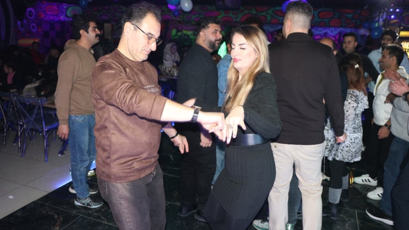 İranlı turistler, yeni yıla Van'da eğlenerek girdi