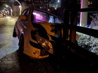 Kocaeli'de kaza yapan sürücü aracı bırakıp kayıplara karıştı