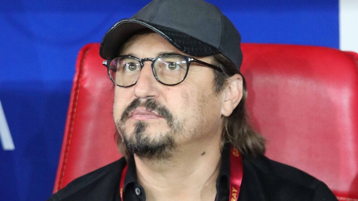 Galatasaray'da Ayhan Akman görevinden ayrıldı