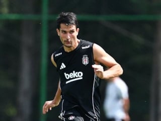 Necip Uysal'ın Beşiktaş kariyeri