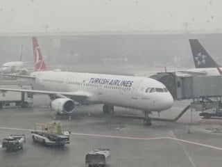 İstanbul Havalimanı'nda kar yağışı