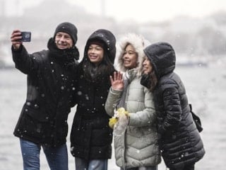 Yılın ilk gününde İstanbul'da kar yağışı başladı