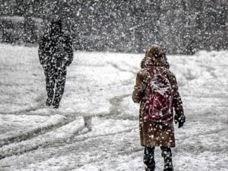 İstanbul'da okullar tatil mi? 2 Ocak 2026 son dakika kar tatili...