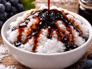 Un yok, irmik yok: Bu helva kardan yapılıyor...