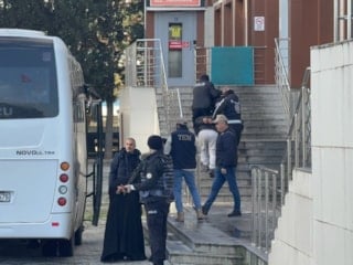 Yalova'da DEAŞ operasyonunda yakalanan 25 şüpheli adliyede