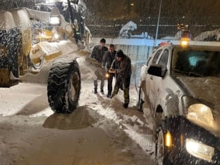 Siirt’te kar ve tipiye karşı zamanla yarış