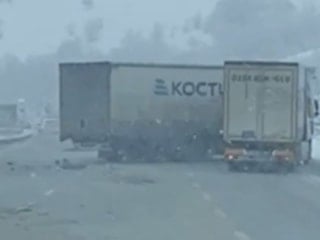 Samsun'da tırların çarpıştığı kaza kamerada