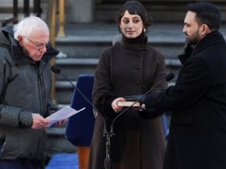 Zohran Mamdani'nin yemini gündemde: Osmanlı döneminde yazılmış Kur'an'a el bastı