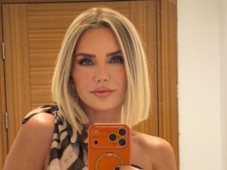 Ünlüler Gürcistan havaalanında mahsur kaldı