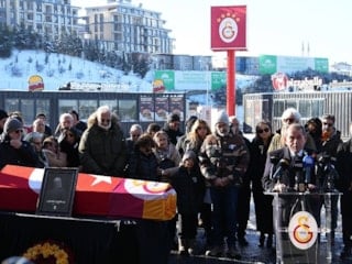 Gökmen Özdenak için stadyumda tören yapıldı