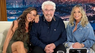 Erdal Özyağcılar'ın kızı Zeynep Özyağcılar'ın mayolu kar videosu gündem oldu