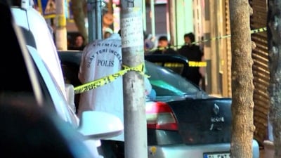 İstanbul Küçükçekmece'de silahlı saldırıda 2 kişi öldü