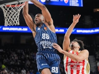 Anadolu Efes evinde Kızılyıldız'a yenildi