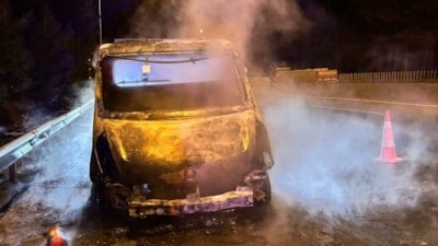 Adana'da seyir halindeyken alev alan çekici yandı