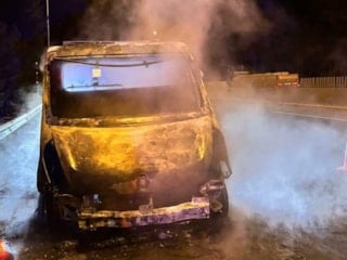 Adana'da seyir halindeyken alev alan çekici yandı