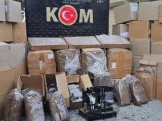 Uşak’ta kaçak tütün ve makaron operasyonu