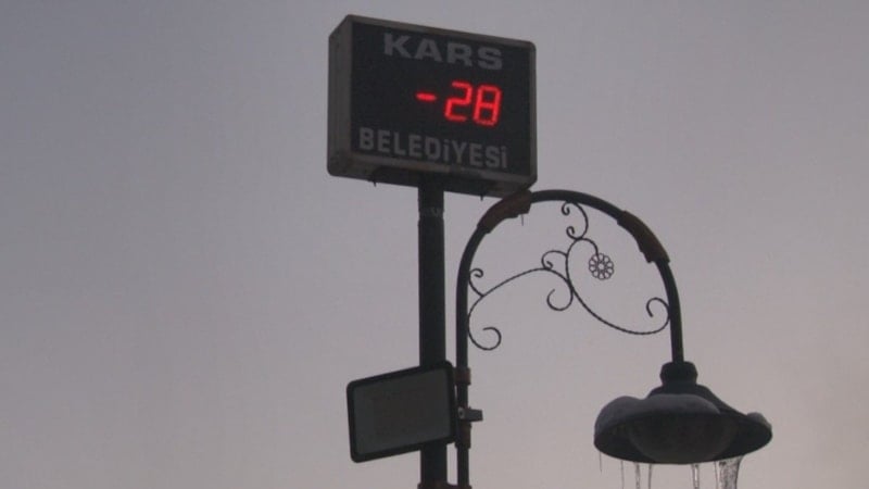 Kars buz tuttu: Hayat durma noktasına geldi