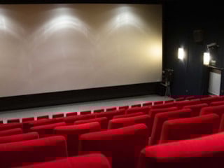 Bu detayı kimse bilmiyor: Sinema koltuklarının kırmızı olmasının sebebi…