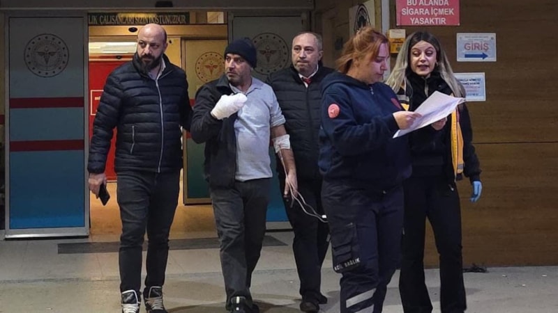 Bursa'da elini testereye kaptırdı: Parmakları parçalandı