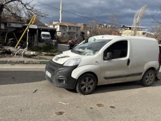 Bursa'da kuvvetli rüzgar: Ağaçlar devrildi