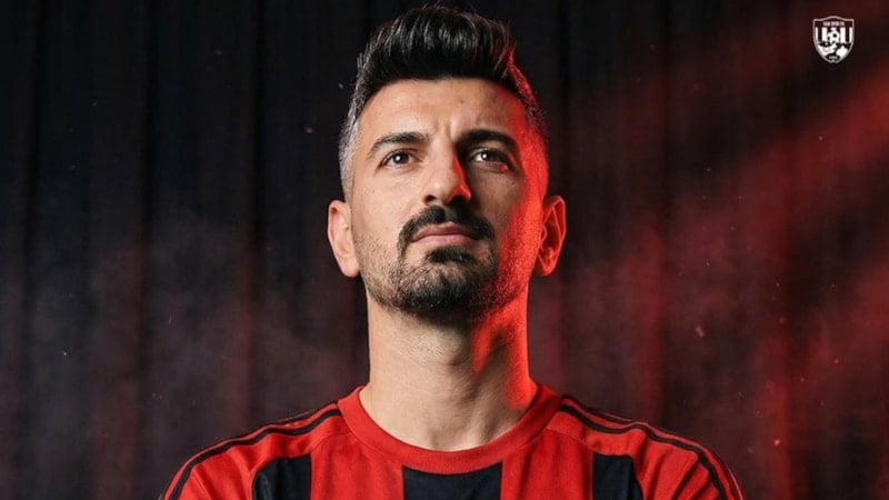 Vanspor, Batuhan İşçiler'i renklerine bağladı