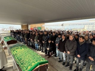 Cüneyt Özdemir'in annesi Hamiyet Özdemir, son yolculuğuna uğurlandı