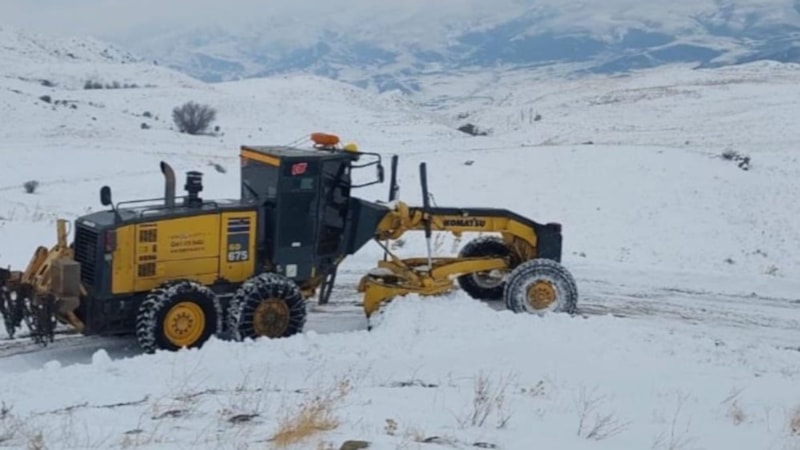 Iğdır’da karla mücadele: Kapalı köy yolları açılıyor