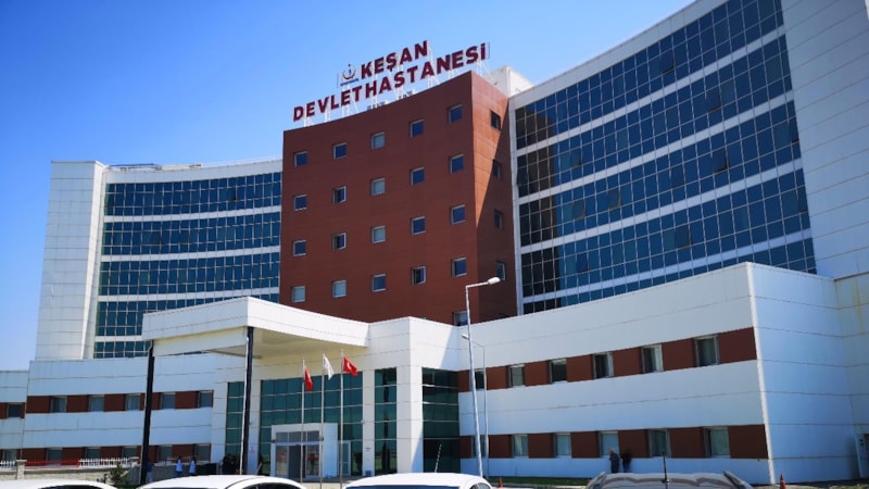 Edirne'de arkadaşını hastanede ziyarete geldi: Üzerinde silahla yakalandı