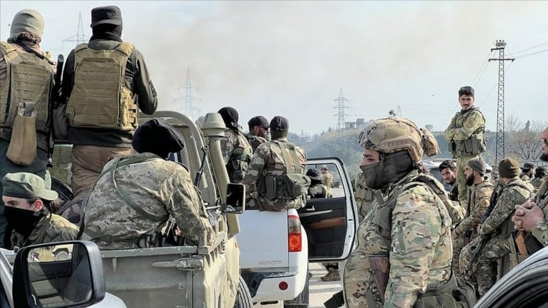 Suriye'de devrik rejimle bağlantılı 8 kişi yakalandı