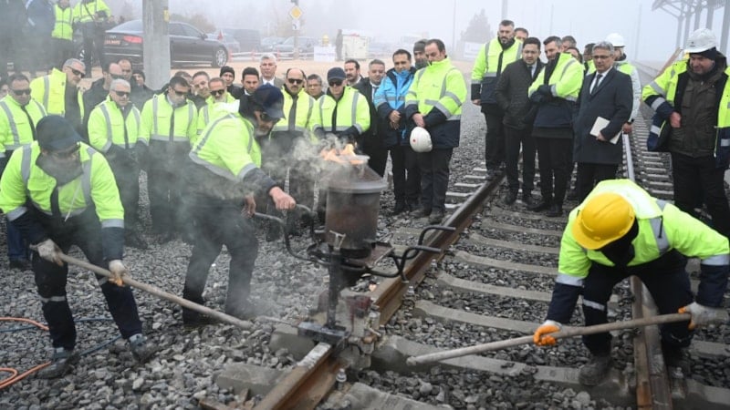 KONYARAY Banliyö Hattı'nda ray birleştirme kaynak programı yapıldı