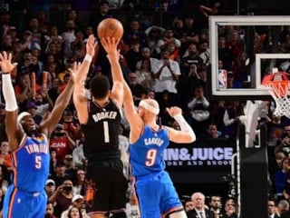 Phoenix Suns, son saniye üçlüğüyle kazandı