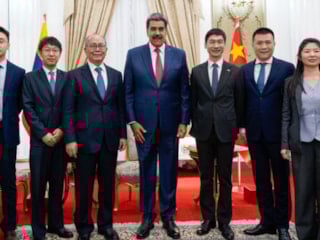 Maduro'yu en son onlar ziyaret etti: Çin'den "siyasi değişim olsa da ekonomik işbirliği sürecek" mesajı