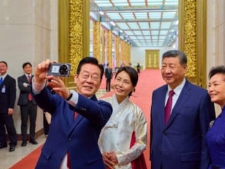 Güney Kore Devlet Başkanı Lee ile Çin Devlet Başkanı Şi selfie çekildi