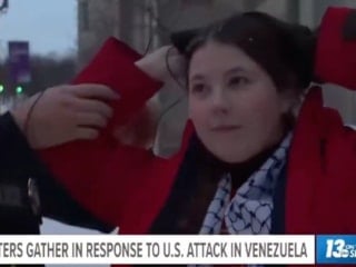 Venezuela konusunda Trump'ı eleştiren aktivist röportaj sırasında tutuklandı