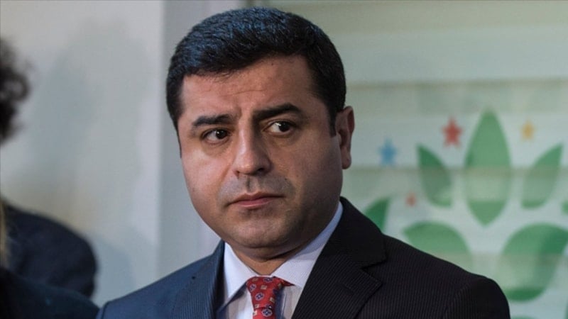 Selahattin Demirtaş'a 'Cumhurbaşkanına hakaret' suçundan hapis cezası