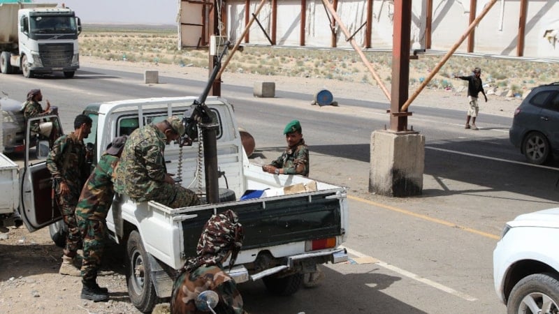 Yemen'in güneyindeki Ebyen ili yönetimi, hükümet güçleriyle çalışmaya hazır olduğunu duyurdu