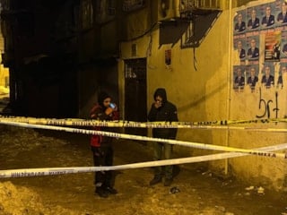 Diyarbakır'da kolonu çatlayan bina boşaltıldı