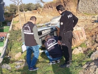 Kocaeli'de devrilen forkliftin altında kalan belediye çalışanı öldü