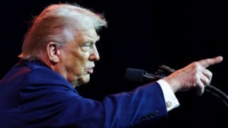 Donald Trump: Venezuela petrolü benim kontrolümde olacak