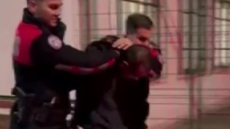 Adana'da tartıştığı arkadaşını tabancayla vuran şüpheli yakalandı