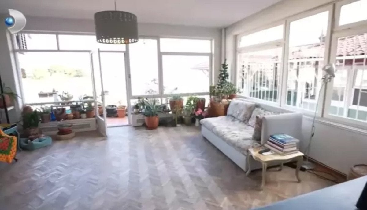 Asiye Acar ile Ev Gezmesi: Hülya Duyar’ın Boğaz Manzaralı Evinde Söyleşi