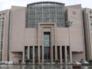 Ünlülere uyuşturucu soruşturmasında 25 şüpheli adliyede