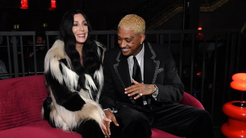 Cher'in 40 yaş küçük sevgilisi var: Evrenden istedim